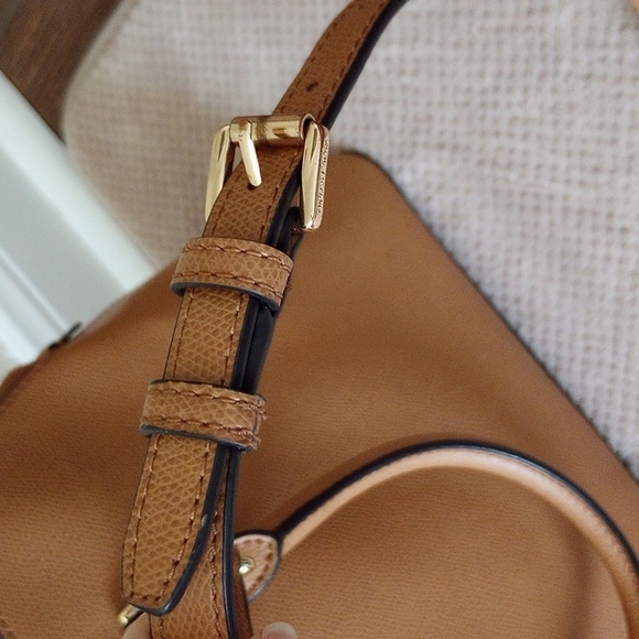 MICHAEL KORS- SAFFIANO LEATHER DOME CROSSBODY BAG - Picture 10 of 10